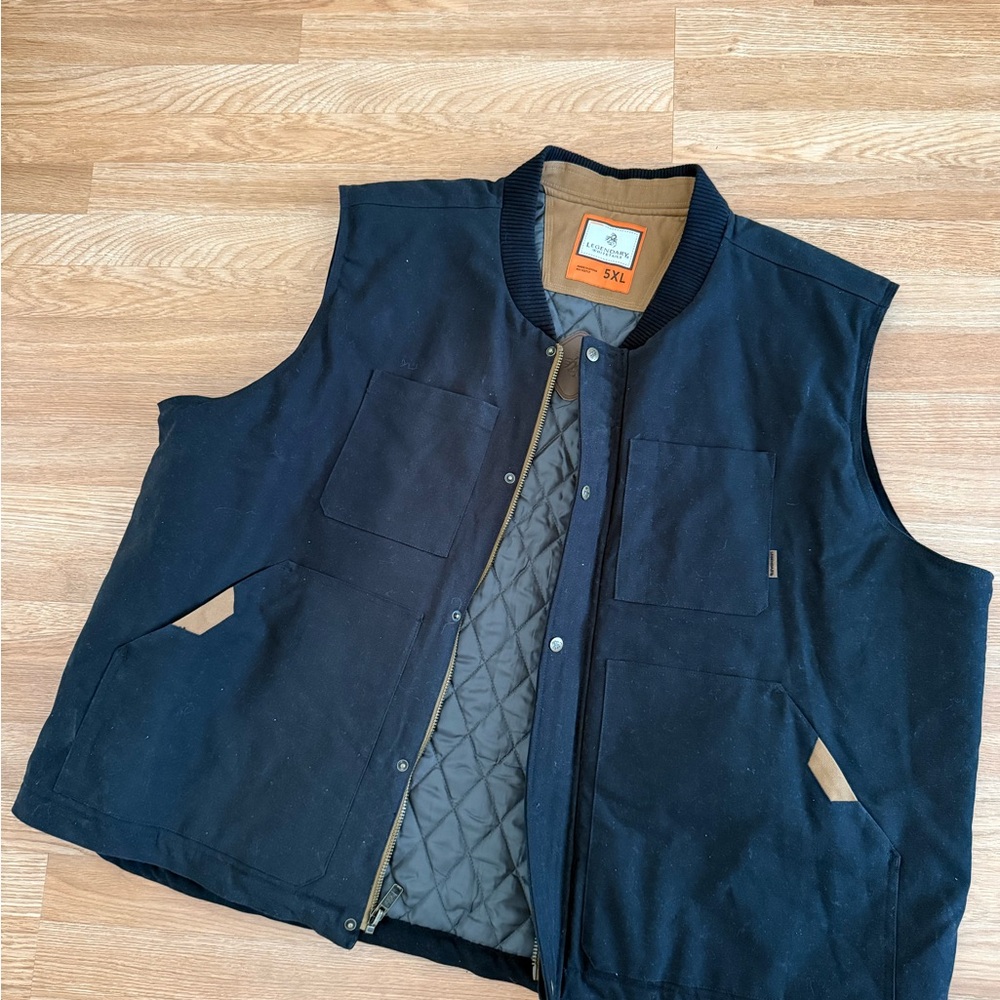 Legendary Whitetails Navy Quilted Vest